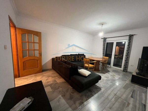 Tirane, jepet me qera apartament 2+1+Ballkon Kati 6, 111 m² 600 € (LAPRAKE)