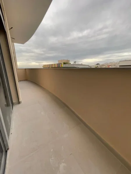 Tirane, shitet apartament 2+1+Ballkon Kati 7, 101 m² 130.000 € (Fresku)