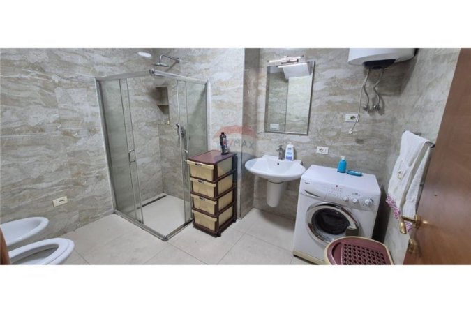 Tirane, jepet me qera apartament 2+1+Aneks , 95 m² 600 € (Square 21, Rruga e Kavajes)