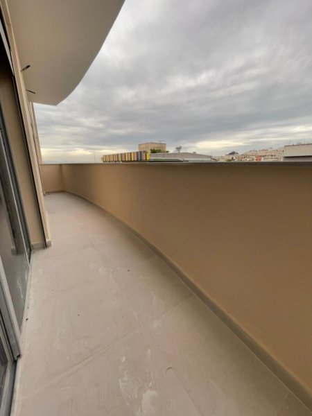Tirane, shitet apartament 2+1+Ballkon Kati 6, 101 m² 130.000 € (Fresk)
