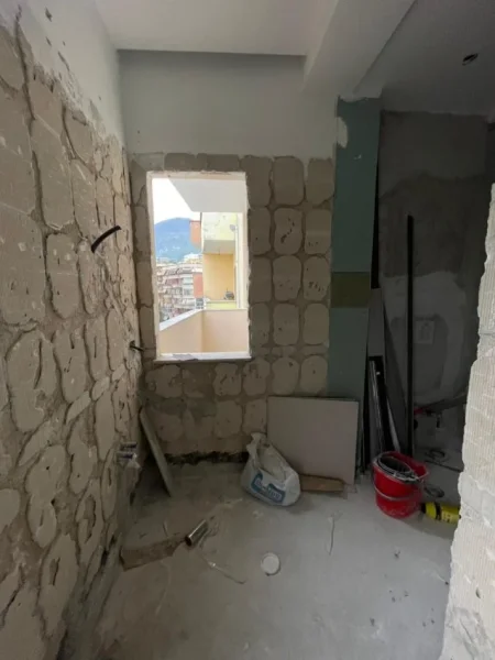 Tirane, shitet apartament 2+1+Ballkon Kati 6, 101 m² 130.000 € (Fresk)