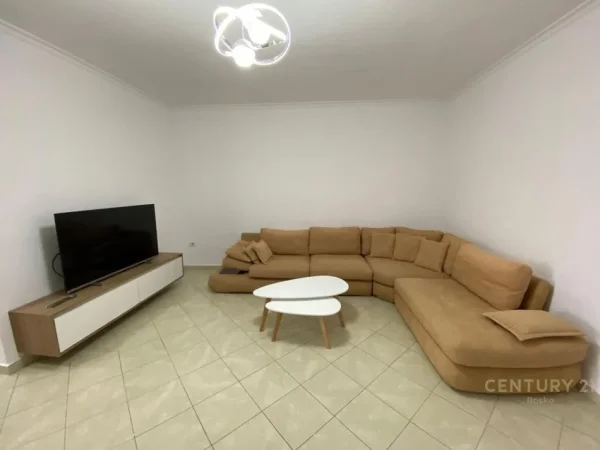 Tirane, jepet me qera apartament 1+1 Kati 5, 72 m² 500 € (Vila L)