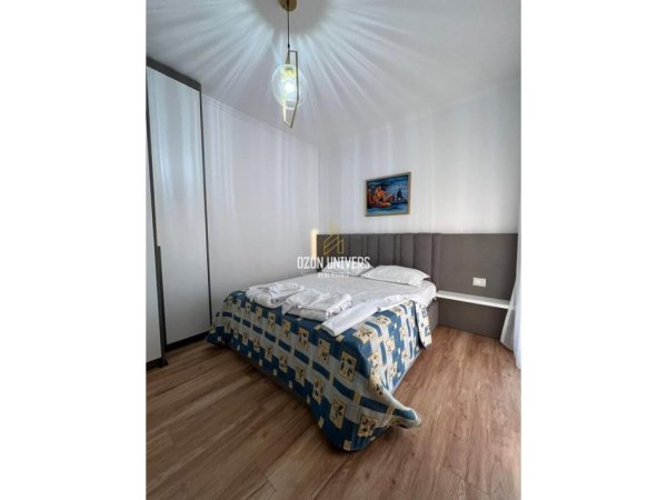 Tirane, shitet apartament 2+1+Ballkon Kati 8, 98 m² (Pazari i Ri)