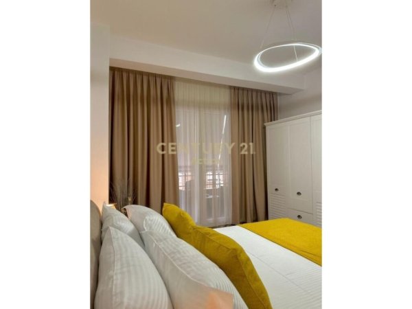 Tirane, jepet me qera apartament 1+1 Kati 4, 95 m² 850 € (Myslym Shyri)