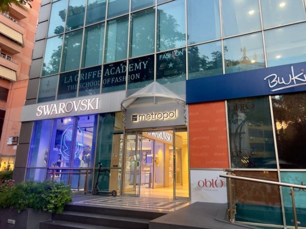 Tirane, jepet me qera ambjent biznesi Kati 1, 33 m² 400 € 