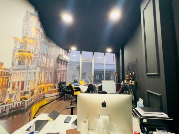 Tirane, jepet me qera ambjent biznesi Kati 1, 33 m² 400 € 