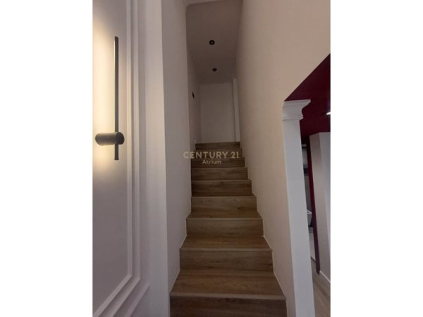 Shqiperi, jepet me qera ambjent biznesi Kati 0, 42 m² 500 € (Prane Shkolles Ali Demi)