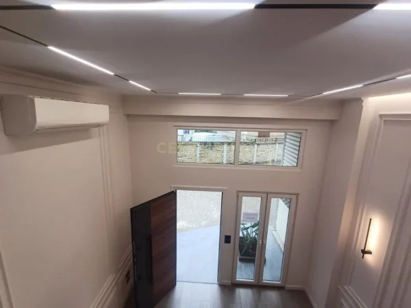 Shqiperi, jepet me qera ambjent biznesi Kati 0, 42 m² 500 € (Prane Shkolles Ali Demi)