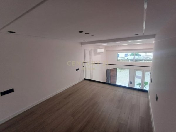 Shqiperi, jepet me qera ambjent biznesi Kati 0, 42 m² 500 € (Prane Shkolles Ali Demi)