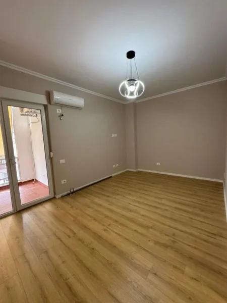 Tirane, shitet apartament 1+1 Kati 7, 70 m² 145.000 € (rruga xhanfize keko)