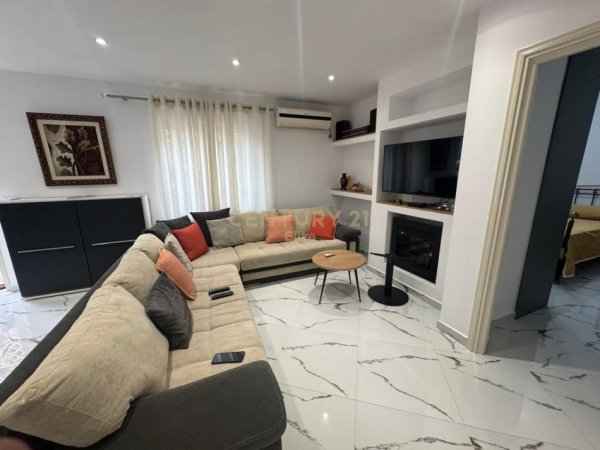 Tirane, jepet me qera apartament 2+1 Kati 1, 180 m² 600 € (Rruga 5 Maji)