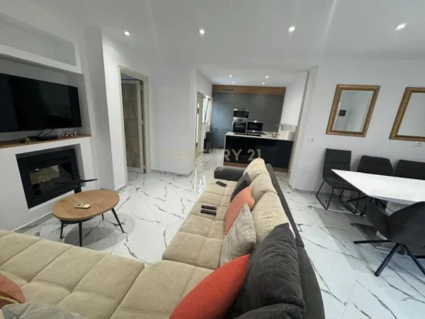 Tirane, jepet me qera apartament 2+1 Kati 1, 180 m² 600 € (Rruga 5 Maji)