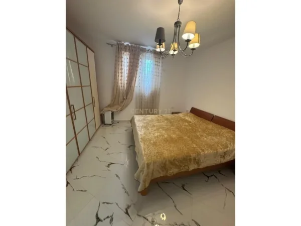 Tirane, jepet me qera apartament 2+1 Kati 1, 180 m² 600 € (Rruga 5 Maji)