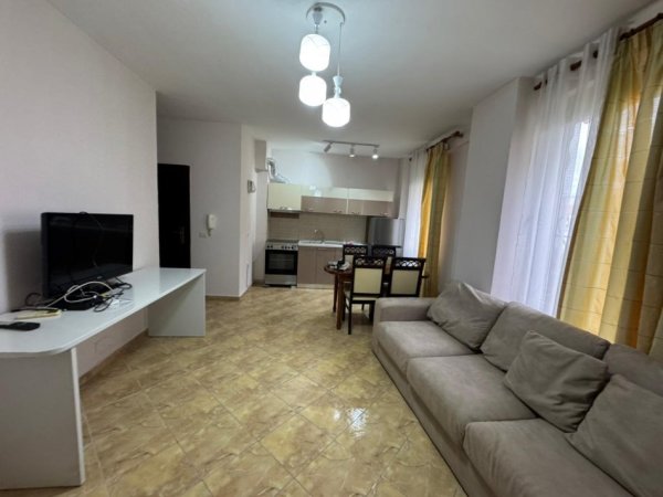 Tirane, jap me qera apartament 1+1 Kati 2, 500 € 