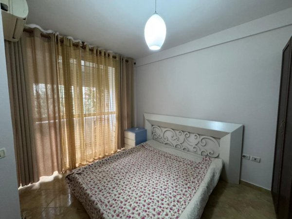 Tirane, jap me qera apartament 1+1 Kati 2, 500 € 