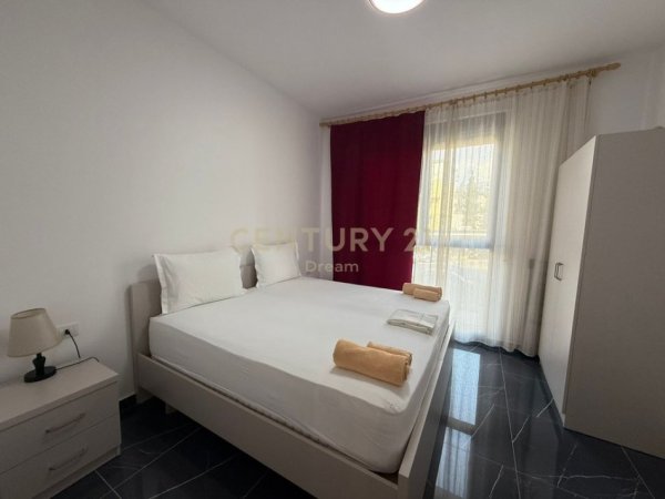 Tirane, jepet me qera apartament 2+1+Ballkon Kati 1, 95 m² 600 € (Ish-Venue)