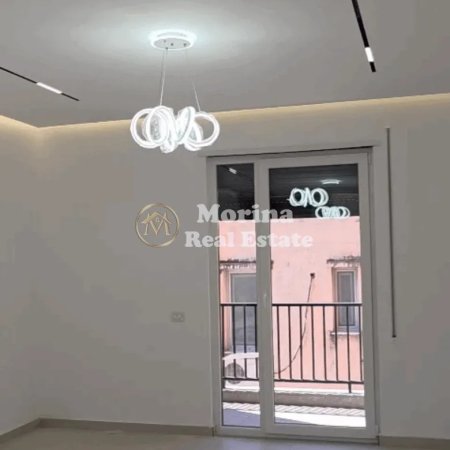 Tirane, jepet me qera apartament 2+1 Kati 2, 110 m² 400 € (Kamez)