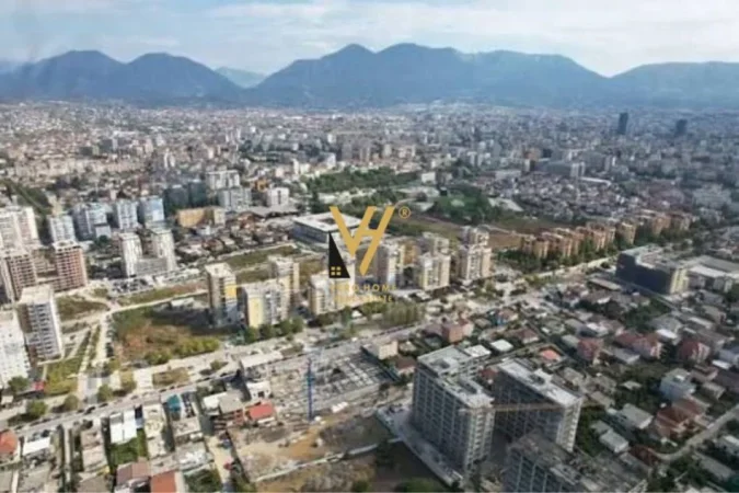 Tirane, shitet apartament 2+1+Ballkon Kati 5, 81 m² 165.000 € (ISH FUSHA E AVIACIONIT)