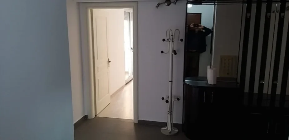 Tirane, jepet me qera apartament 3+1+Aneks+Ballkon Kati 9, 160 m² 800 € 