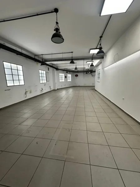 Tirane, jepet me qera ambjent biznesi Kati -1, 700 m² (stadiumi dinamo)