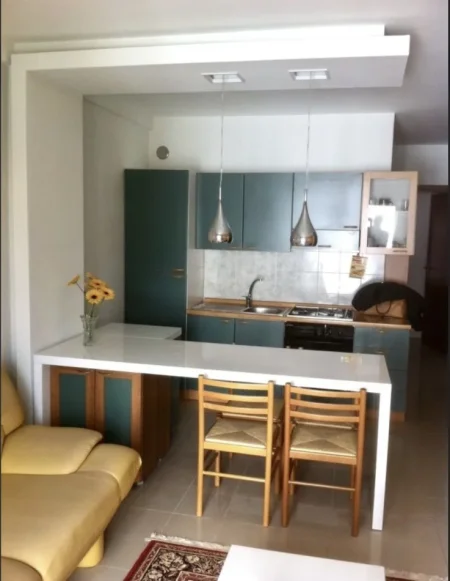 Tirane, jepet me qera apartament 1+1 Kati 3, 60 m² 500 € 