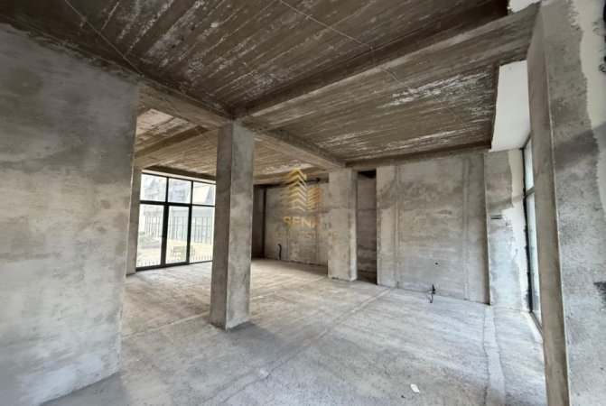 Tirane, jepet me qera ambjent biznesi Kati 1, 80 m² 500 € (Rruga Aleksander Moisiu)