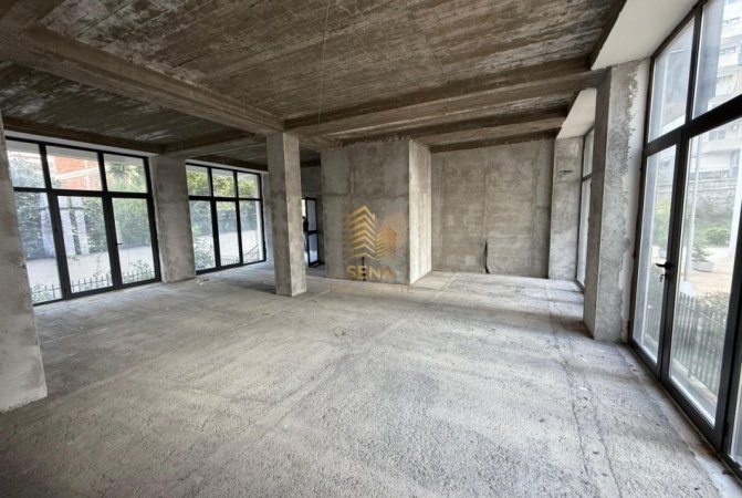 Tirane, jepet me qera ambjent biznesi Kati 1, 80 m² 500 € (Rruga Aleksander Moisiu)