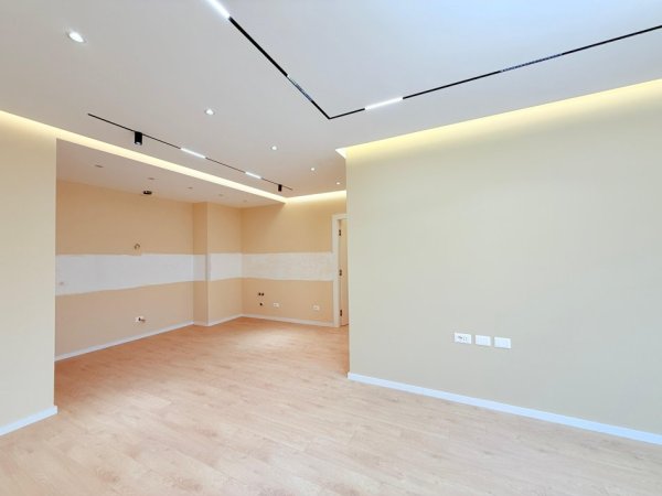 Tirane, jepet me qera zyre , 800 € (Rruga Jordan Misja)