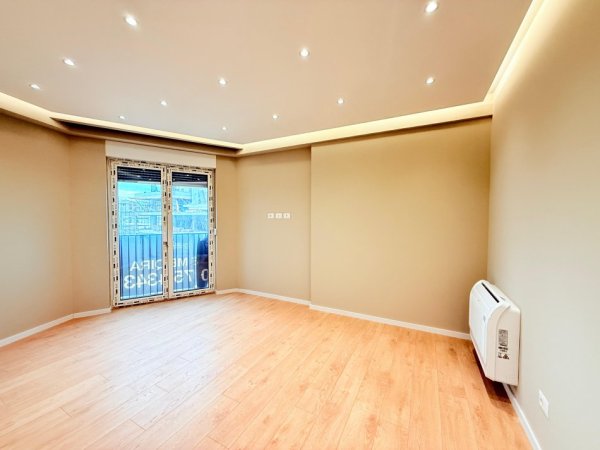 Tirane, jepet me qera zyre , 800 € (Rruga Jordan Misja)