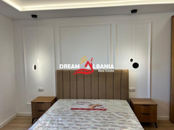 Tirane, jepet me qera apartament 2+1 , 113 m² 850 € (Komuna e Parisit, pranë Vodafone)