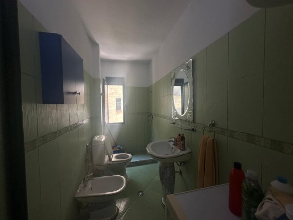 Mali Robit, shitet apartament 1+1+Ballkon Kati 3, 63 m² 99.000 € 