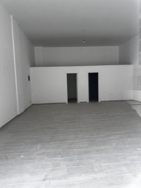 Tirane, jepet me qera dyqan Kati 0, 85 m² 800 € (rruga llazi miho)