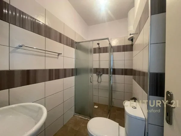 Tirane, jepet me qera apartament 1+1 Kati 7, 74 m² 450 € (Fusha Aviacionit)