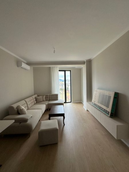 Tirane, jepet me qera apartament 1+1 Kati 3, 70 m² 700 € (MINE PEZA)