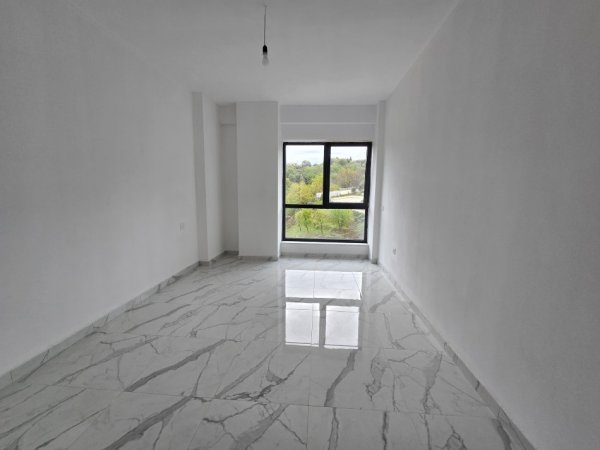 Tirane, jepet me qera apartament 1+1 Kati 6, 400 € (Hamdi Garunja)
