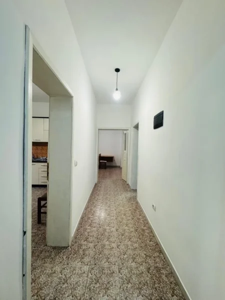 Tirane, jepet me qera apartament 2+1+Ballkon Kati 2, 90 m² 600 € 