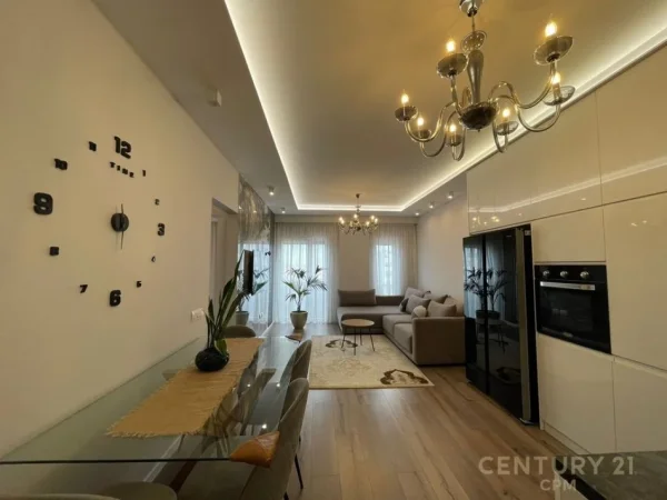Tirane, shes apartament 2+1 Kati 6, 89 m² (Kompleksi Quatrum)
