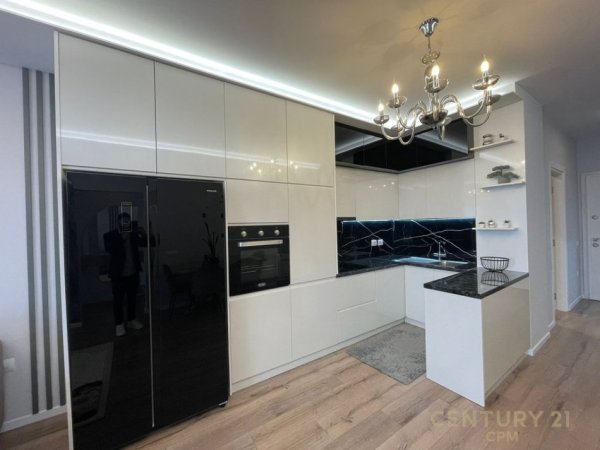 Tirane, shes apartament 2+1 Kati 6, 89 m² (Kompleksi Quatrum)