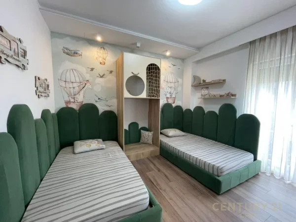 Tirane, shes apartament 2+1 Kati 6, 89 m² (Kompleksi Quatrum)