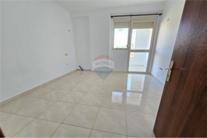 Tirane, shitet apartament 2+1+Ballkon Kati 3, 110 m² 185.000 € (Don Bosko)