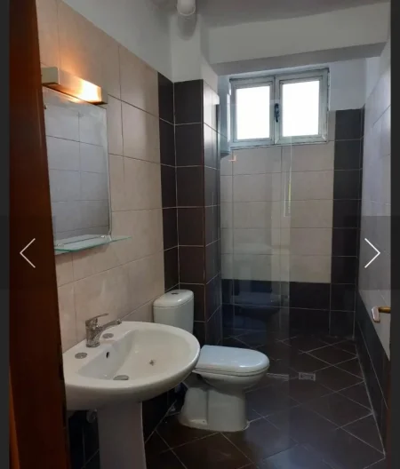 Tirane, jepet me qera apartament 3+1+Ballkon Kati 2, 90 m² 600 € 