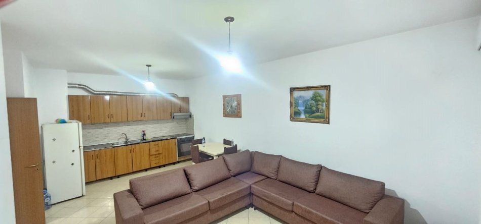 Tirane, shitet apartament 1+1 Kati 3, 110.000 € 