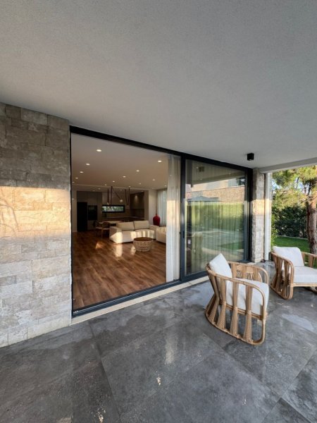 Durres, shitet Vile 3+1 Kati 2, 175 m² 790.000 € (san pietro)