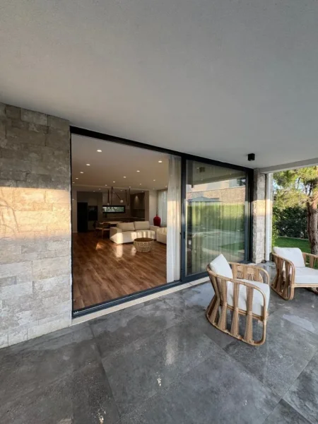 Durres, shitet Vile 3+1 Kati 2, 175 m² 790.000 € (san pietro)