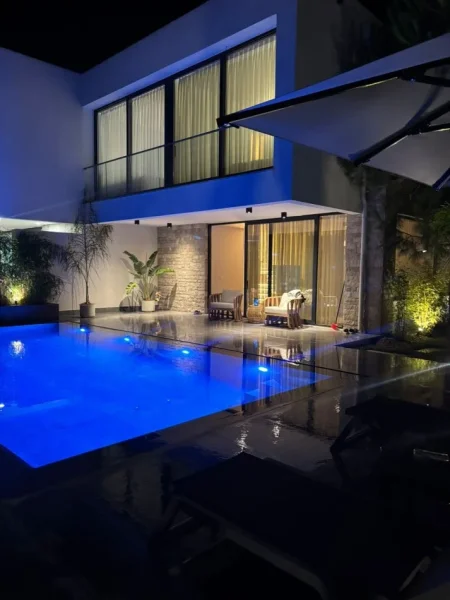 Durres, shitet Vile 3+1 Kati 2, 175 m² 790.000 € (san pietro)