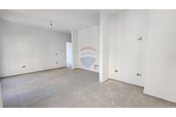 Tirane, shitet apartament 2+1+Ballkon Kati 4, 88 m² (KOMPLEKSI AURA)