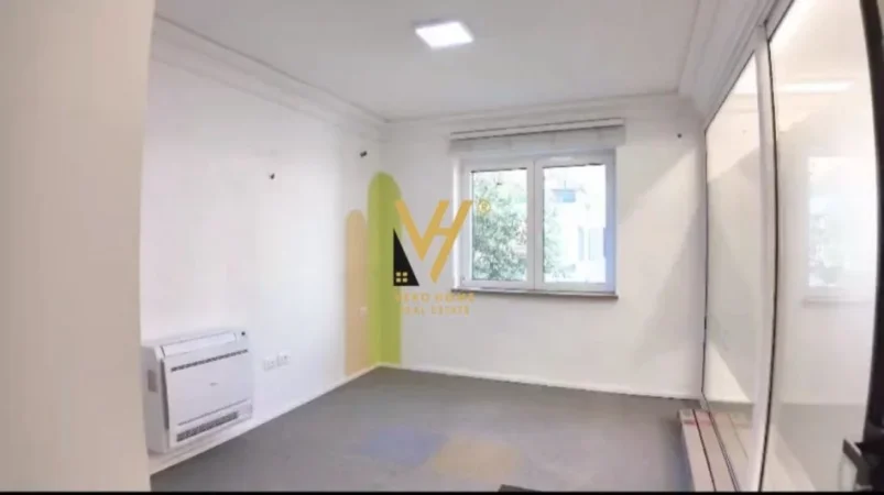 Tirane, jepet me qera zyre Kati 1, 130 m² 2.000 € (RRUGA E DURRESIT)