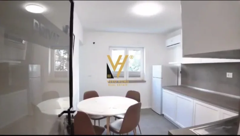 Tirane, jepet me qera zyre Kati 1, 130 m² 2.000 € (RRUGA E DURRESIT)