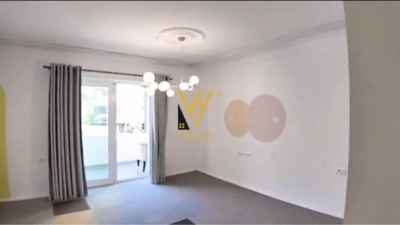 Tirane, jepet me qera zyre Kati 1, 130 m² 2.000 € (RRUGA E DURRESIT)