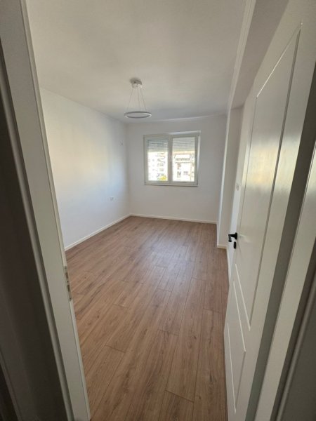 Tirane, shitet apartament 1+1+Ballkon Kati 7, 56 m² 117.000 € (don bosko)